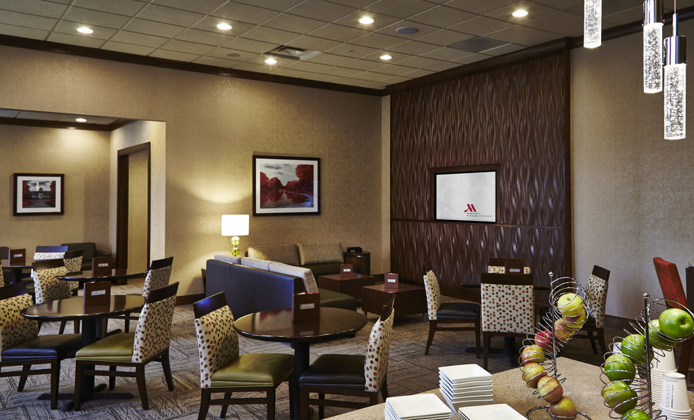 Отель Columbus Airport Marriott Экстерьер фото